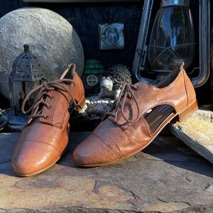 Steve Madden “Brian” Leather Shoes.